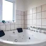 בית נופש Luxury Retreat By Sea