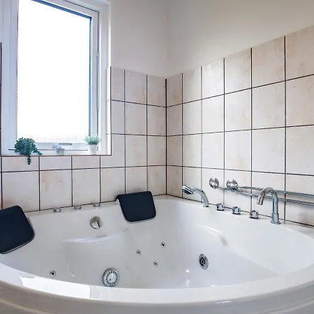 Semesterbostad Luxury Retreat By Sea