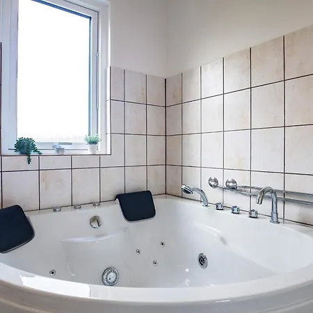 Luxury Retreat By Sea * Nordenbro Vesteregn